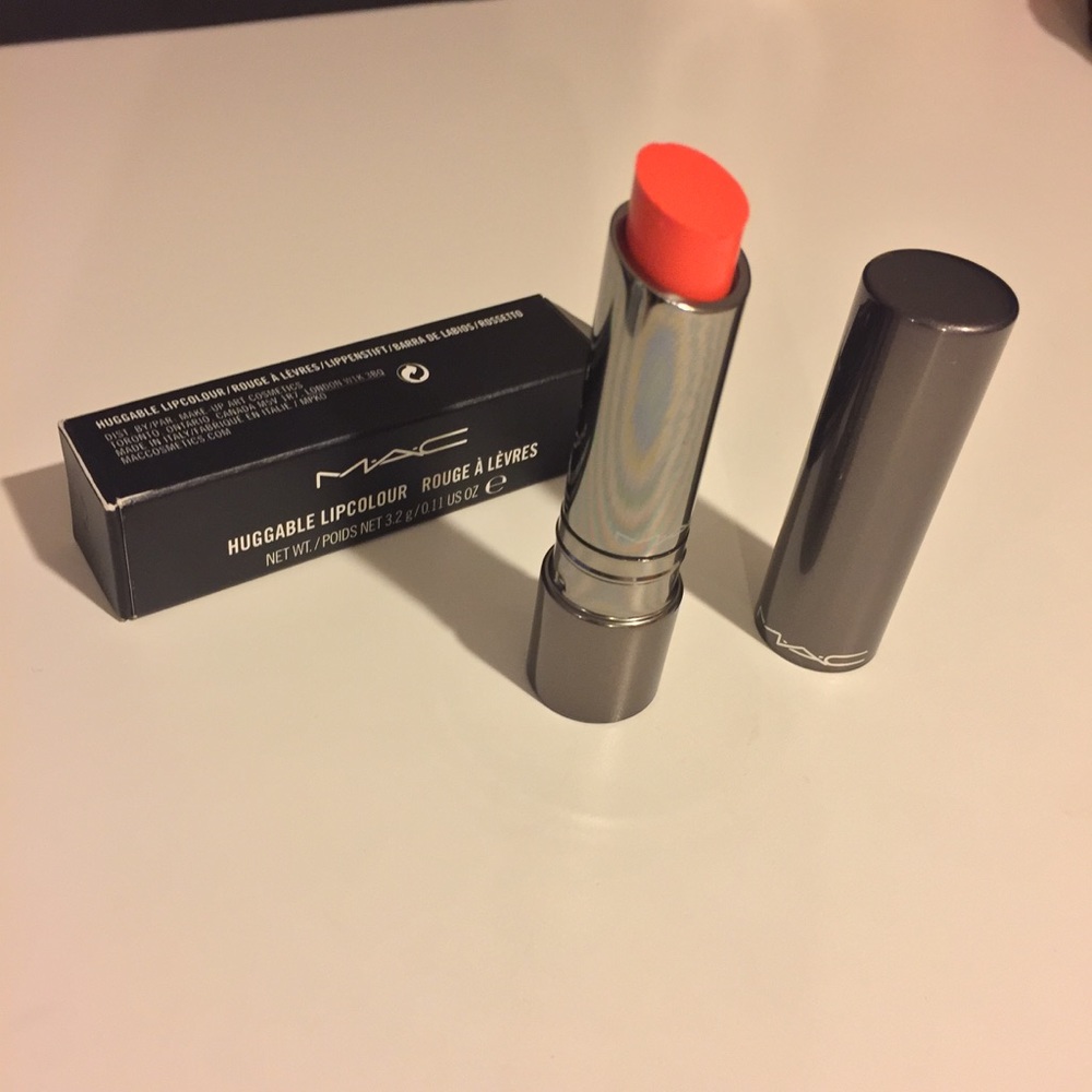 MAC Huggable LipColour in Shade Fashion Force